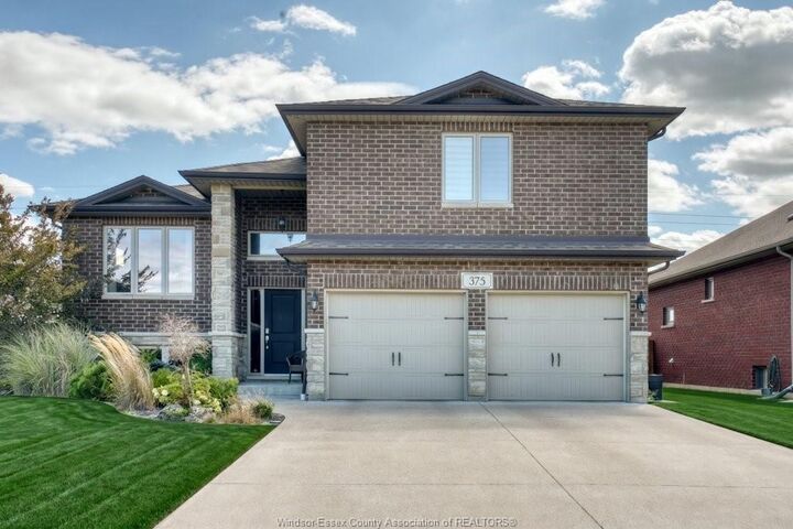 375 Piroli Crescent — photo 1