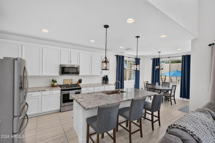 Property Photo:  20668 W Park Meadows Drive  AZ 85396 