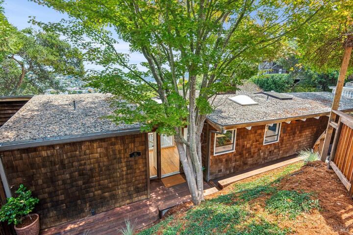 Property Photo:  35 Oak Place  CA 94920 