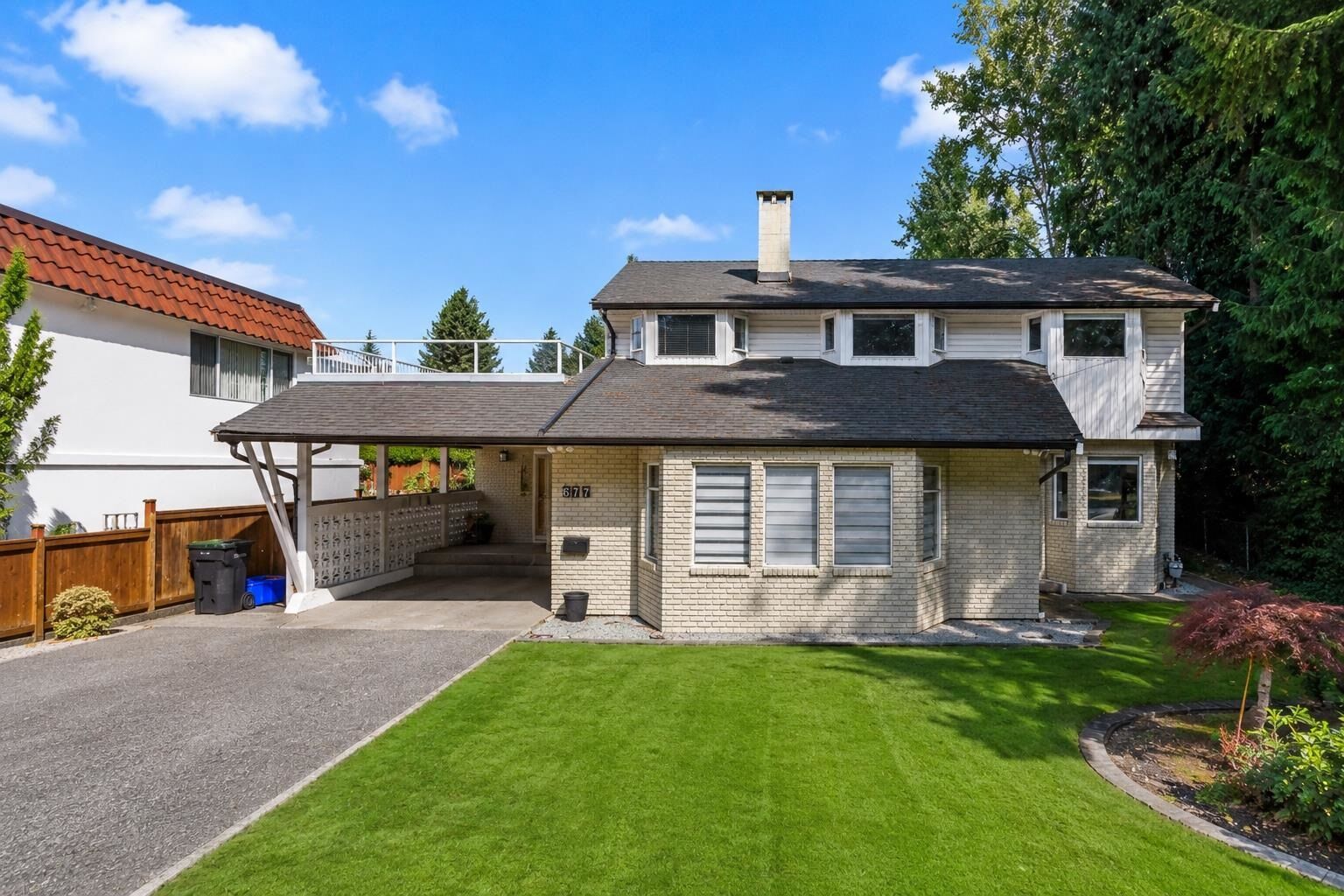 Property Photo: 677 Gatensbury Street BC V3J 5G9