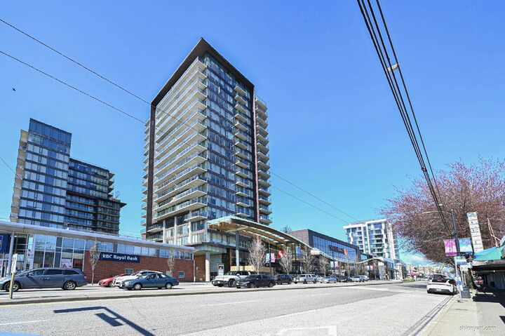 8555 Granville Street 2001 — photo 1
