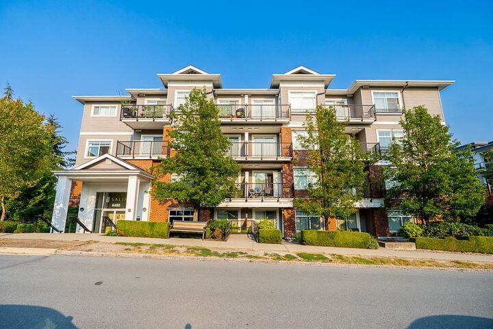 6480 195A Street 401 — photo 1