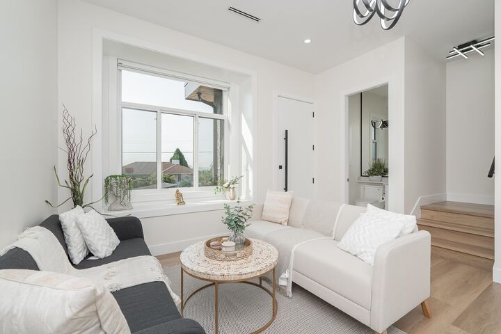Property Photo: 1149 Dansey Avenue 102 BC V3K 3H5