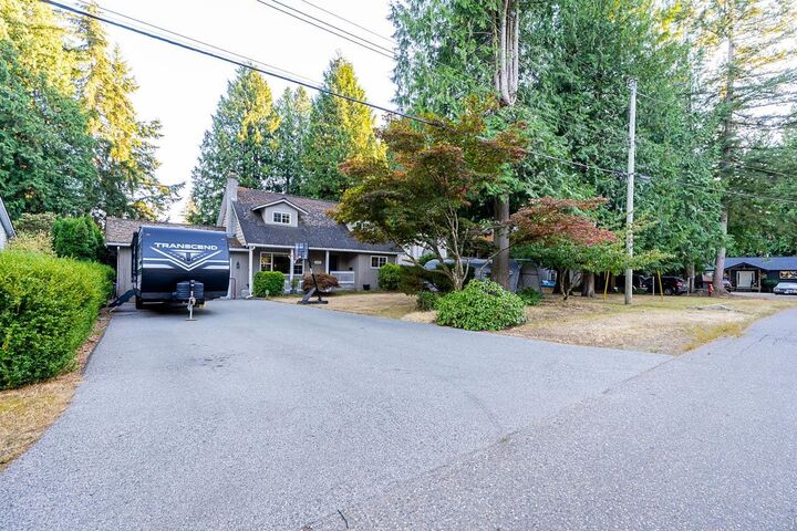 19860 35 Avenue — photo 1