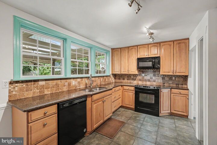 Property Photo:  1319 Augustine Avenue  VA 22401 