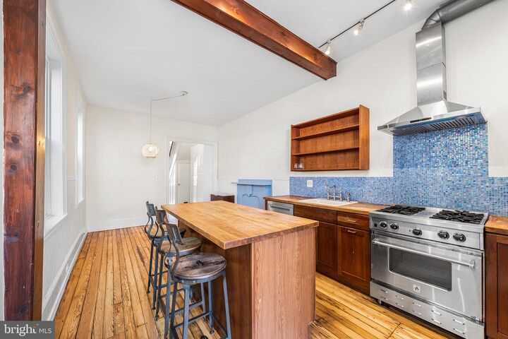 Property Photo: 329 Tasker Street PA 19148