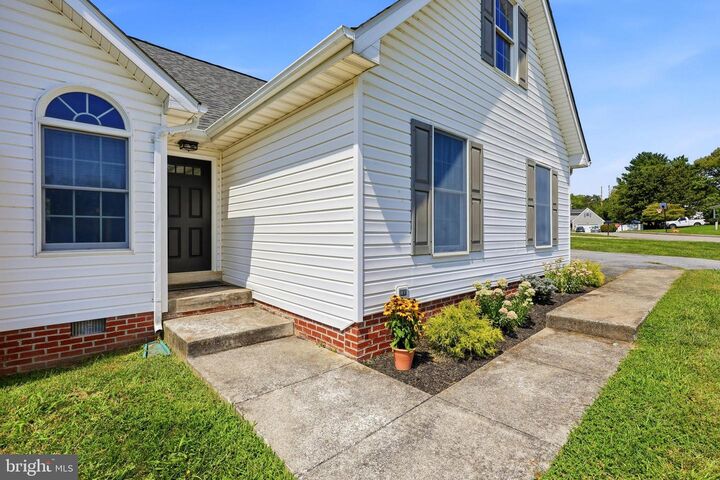Property Photo: 206 Vista Court WV 25414