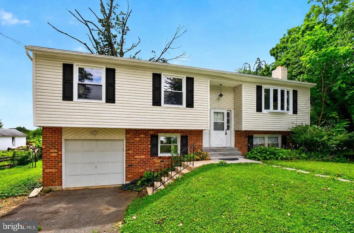 Property Photo:  1745 Larkin Road  PA 19061 