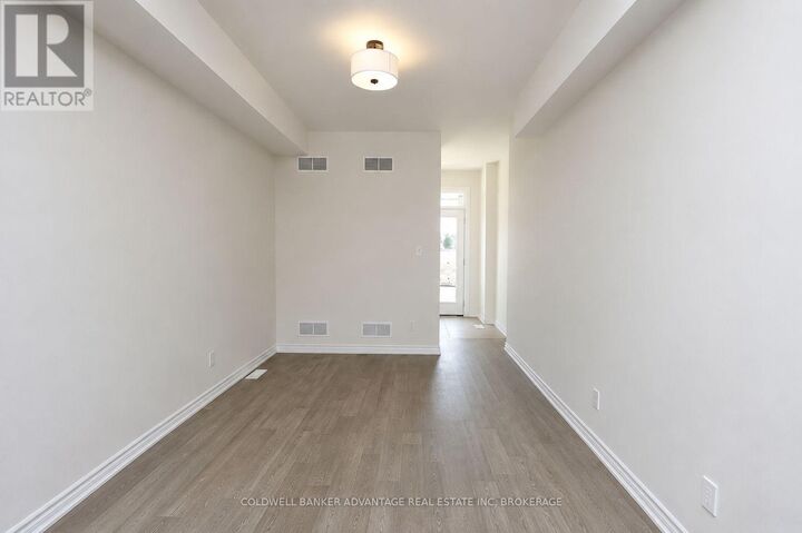 Property Photo:  138 Renfrew Trail  ON L3C 0K2 