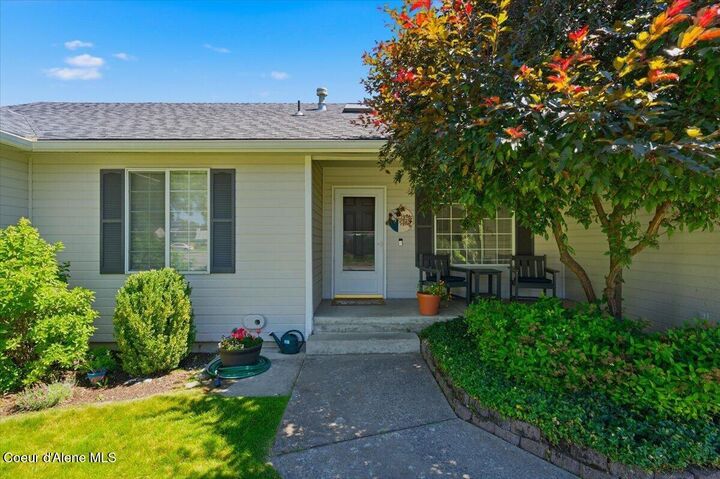 Property Photo:  2860 N Top Flight Dr  ID 83854 