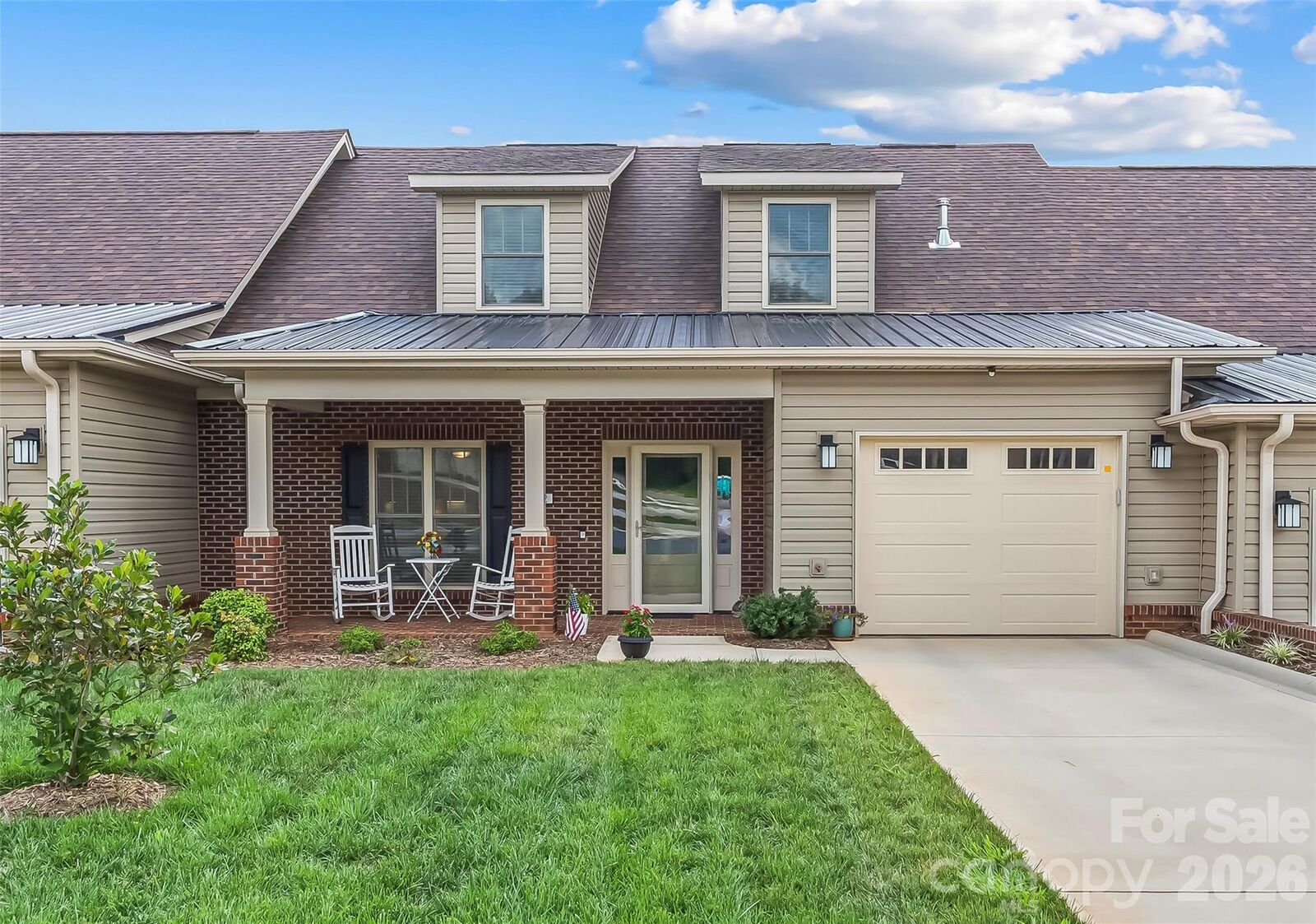 Property Photo:  962 Trial Place  NC 28658 