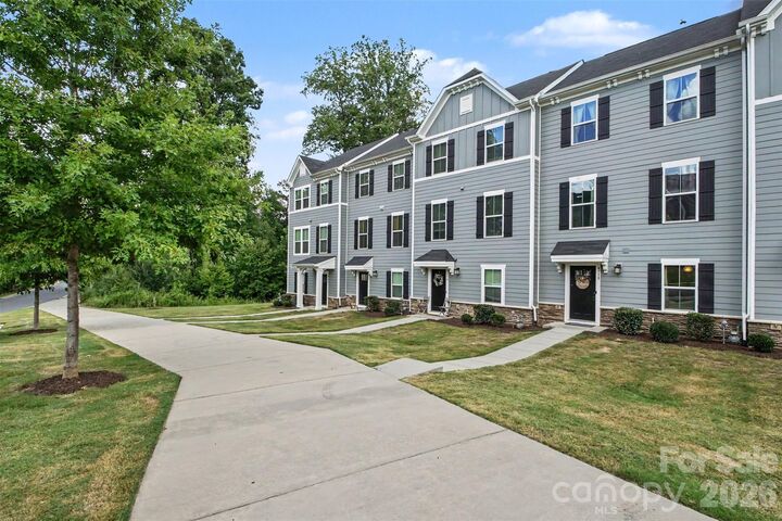 Property Photo: 4518 Valley Walk Drive NC 28216