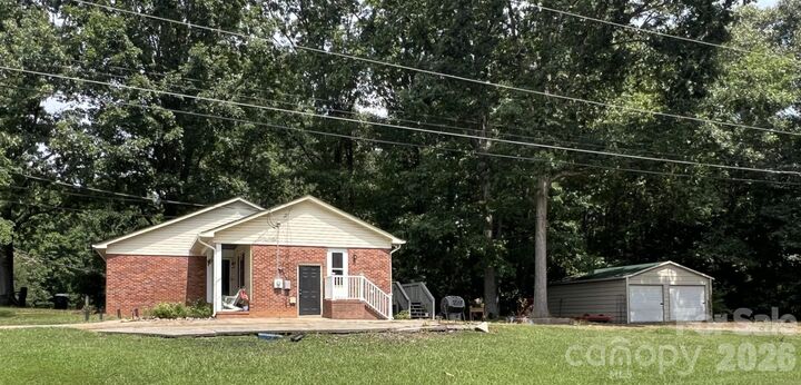 Property Photo: 611 Woodland Drive NC 28138