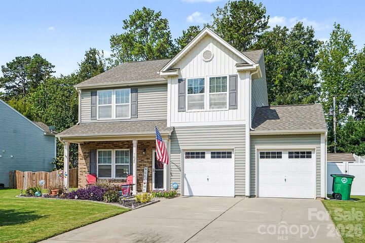 Property Photo:  7420 Edgefield Court  NC 28104 