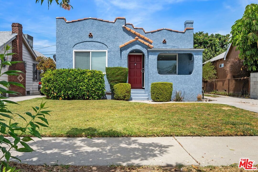 Property Photo: 1919 W 65th Pl CA 90047