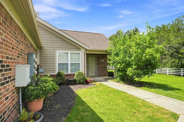 Property Photo: 2264 Bainter Avenue OH 43123