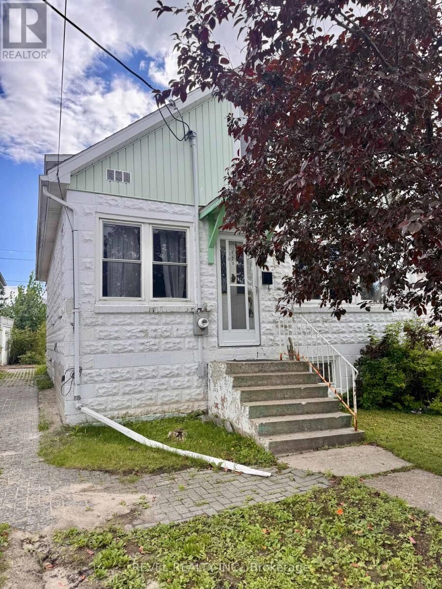 Property Photo:  121 Floral Avenue  ON P4N 4H6 