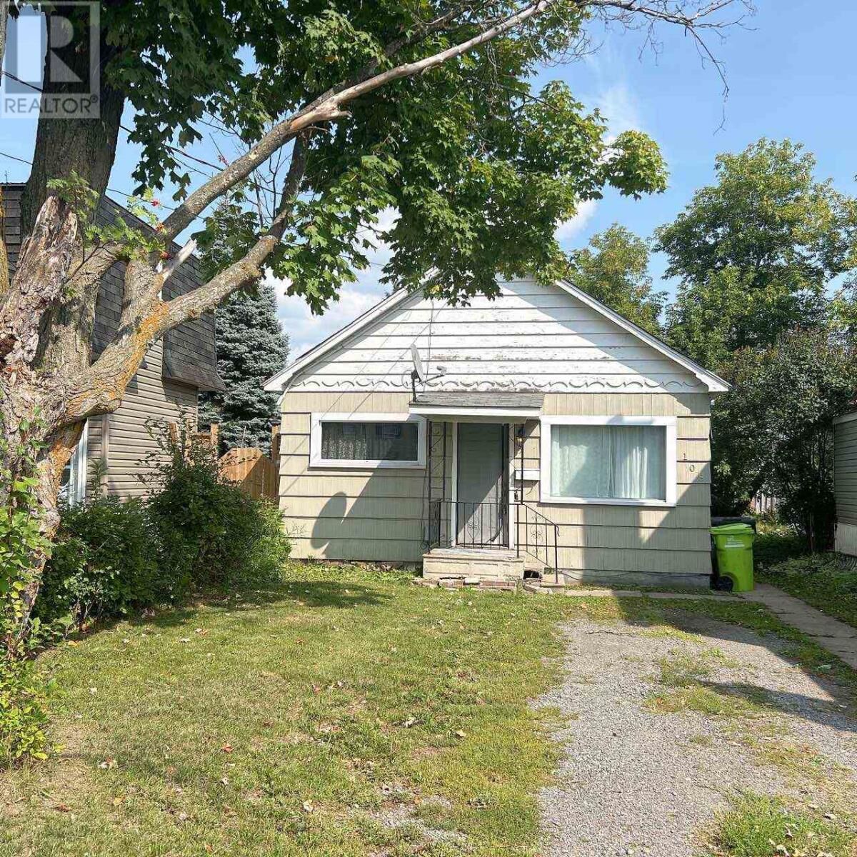 Property Photo: 108 Gladstone Ave ON P6B 2R2