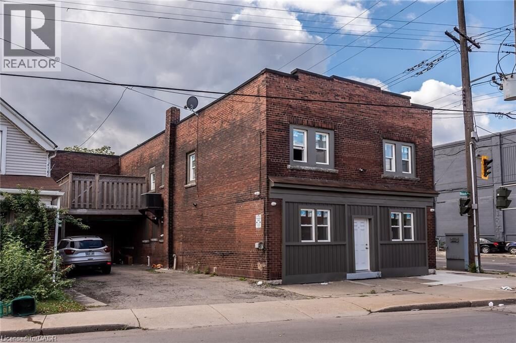 Property Photo: 104 Beach Road A ON L8L 3Z9