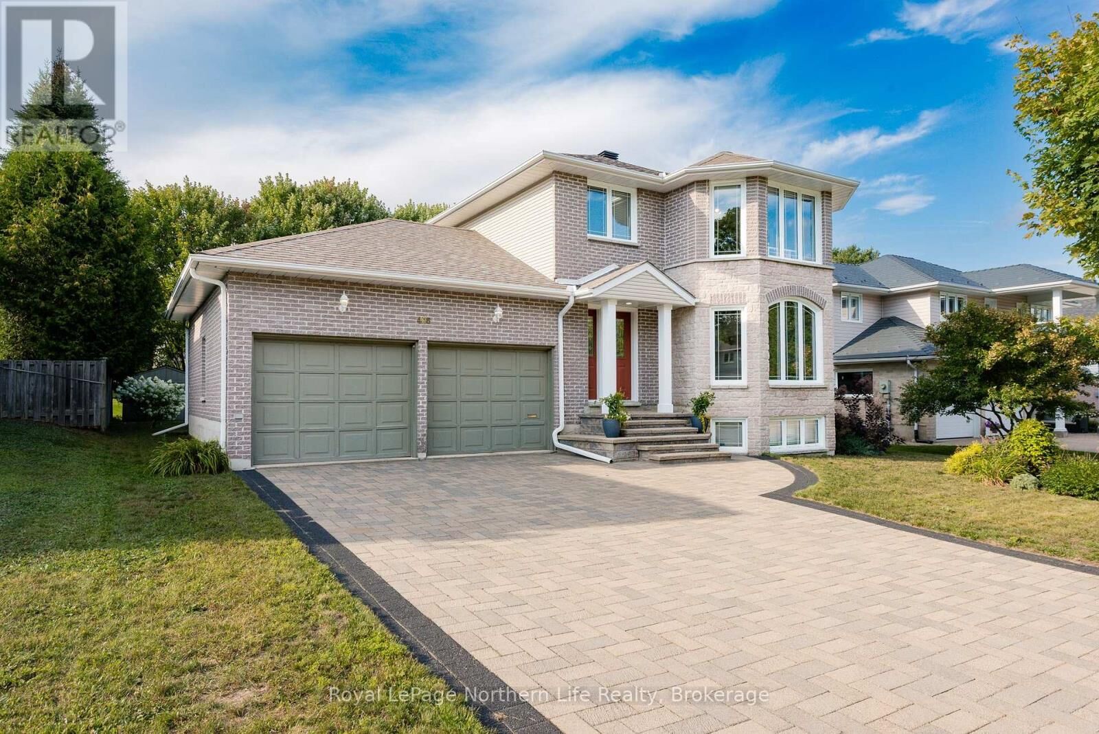 Property Photo:  406 Pearce Street  ON P1C 1M7 