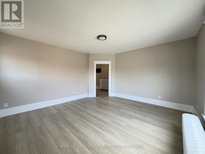 Property Photo:  3 Main Street West #1  ON L3M 1M7 