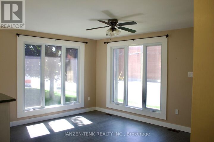 Property Photo: 15 St Andrew Street ON N5H 2M9