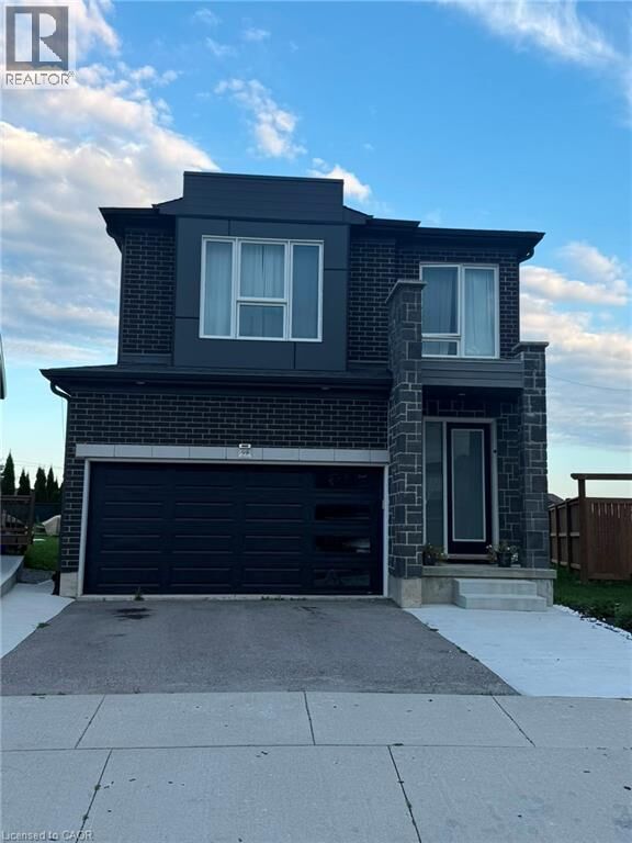 Photo de la propriété: 99 Saddlebrook Court ON N2R 0P6