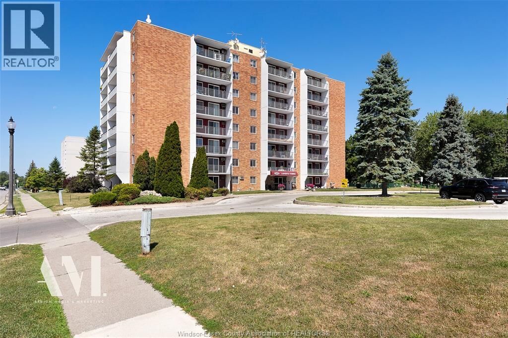 Property Photo:  120 Pickering 809  ON N9V 3N3 