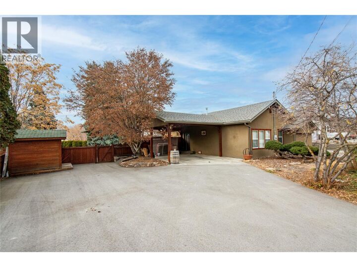 Property Photo: 335 Middle Bench Road BC V2A 8S8