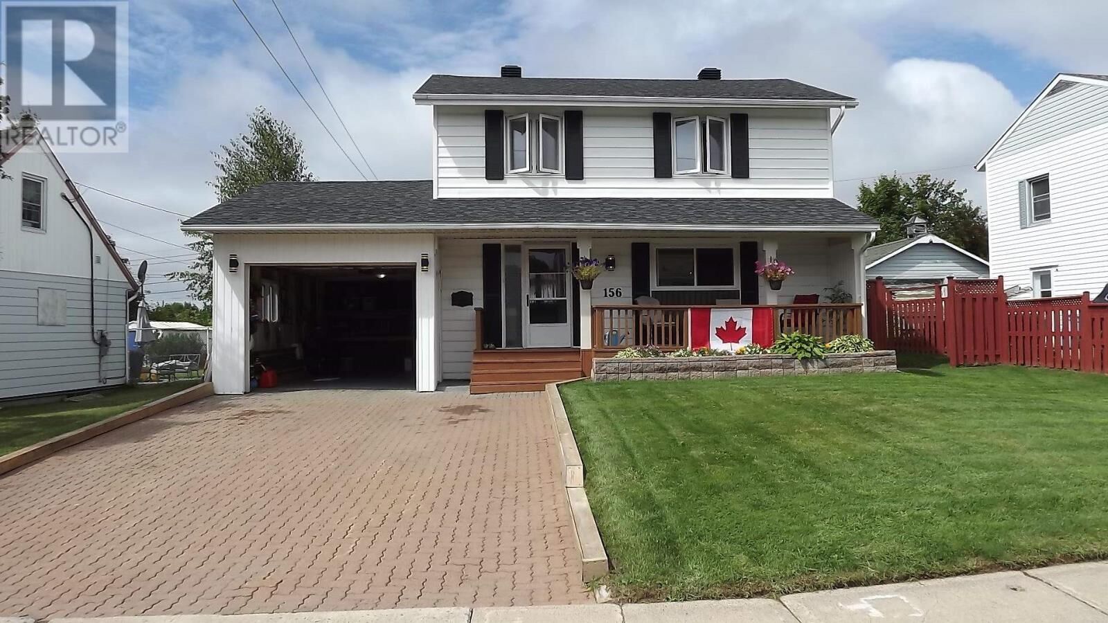 Property Photo:  156 Hillside Dr S  ON P5A 1V3 