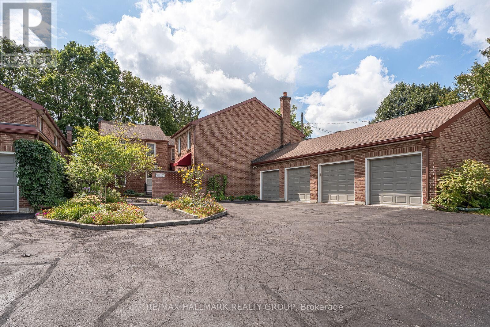 Property Photo:  1898 Russell Road 2  ON K1G 1L6 