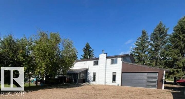 Property Photo: 5013 50 St AB T0B 3T0