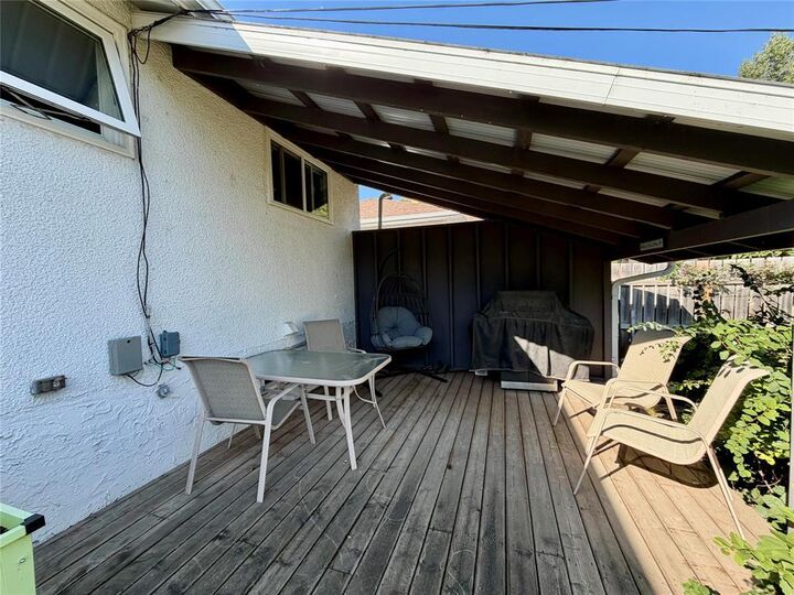 Property Photo: 1325 Victoria Avenue East MB R7A 2A7