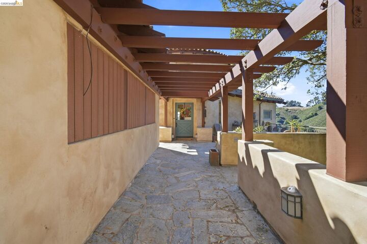 Property Photo:  11 Drury Ct  CA 94705 