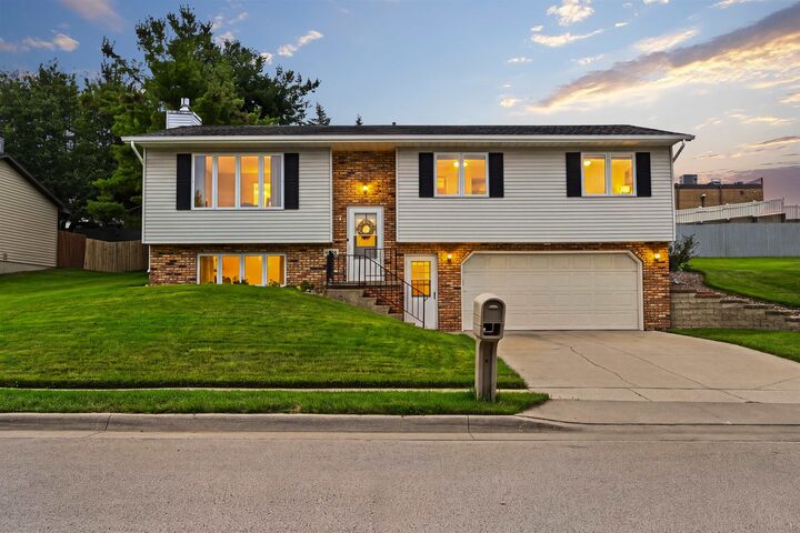 Property Photo: 4836 Embassy Court IA 52002