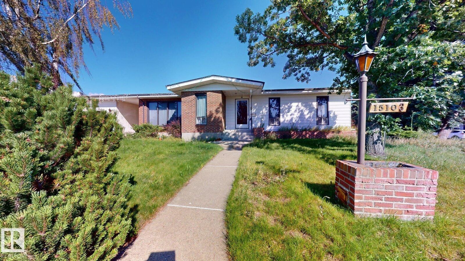 Property Photo:  15103 92 Street NW  AB T5E 5V1 
