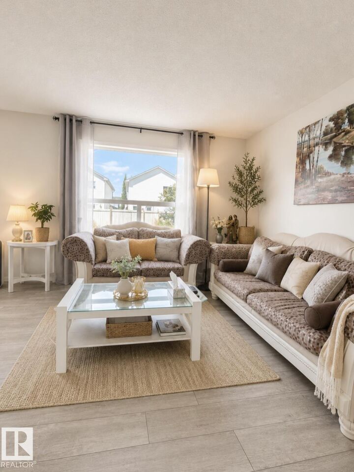 Property Photo:  3236 27 Avenue NW  AB T6T 1P8 