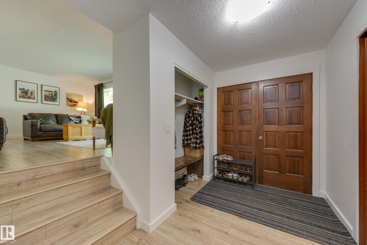 Property Photo: 77 Beacon Crescent AB T8N 0A4