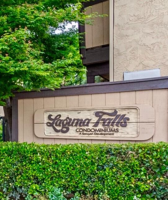 Property Photo: 1550 W Ashlan Avenue 102 CA 93705