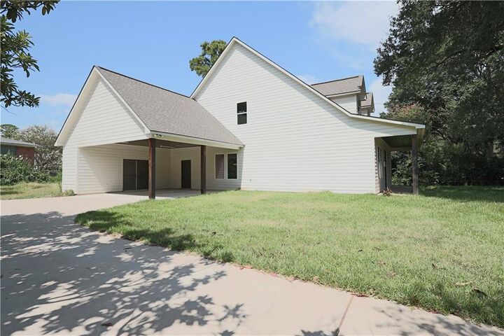 Property Photo:  2736 Hill Street  LA 71301 