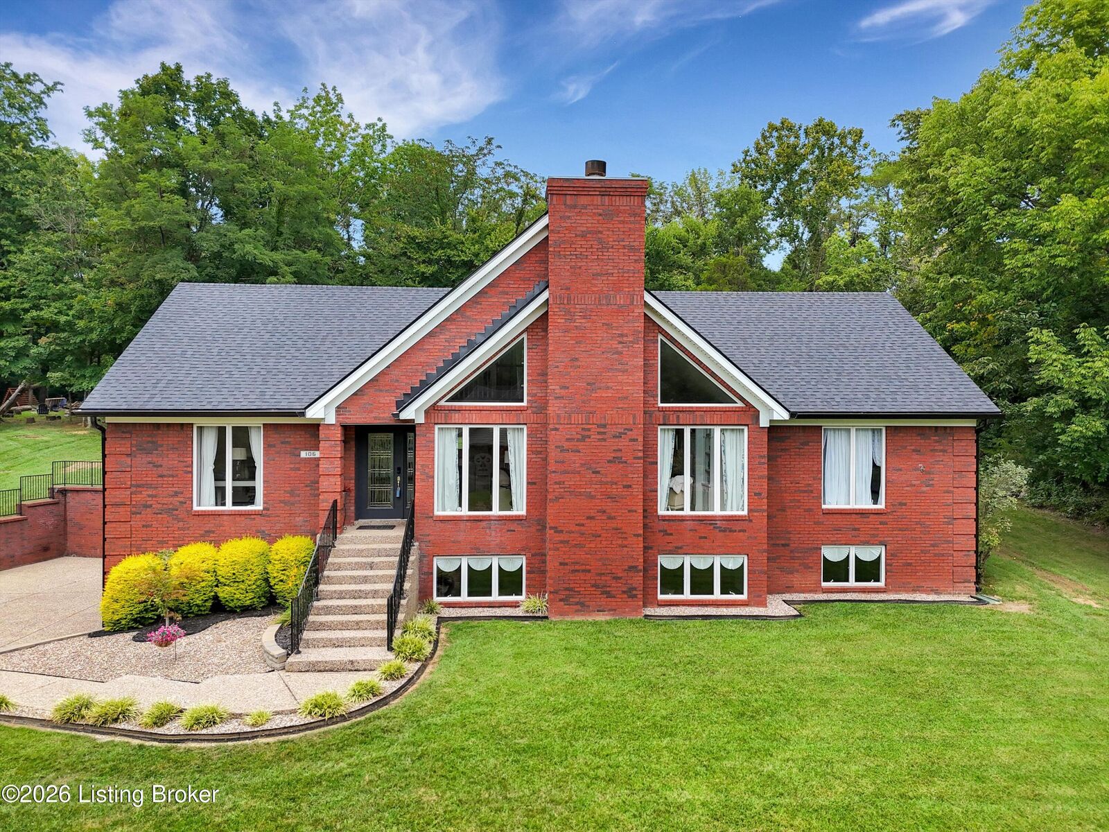 Property Photo: 106 Cherry Hills Ln KY 40245