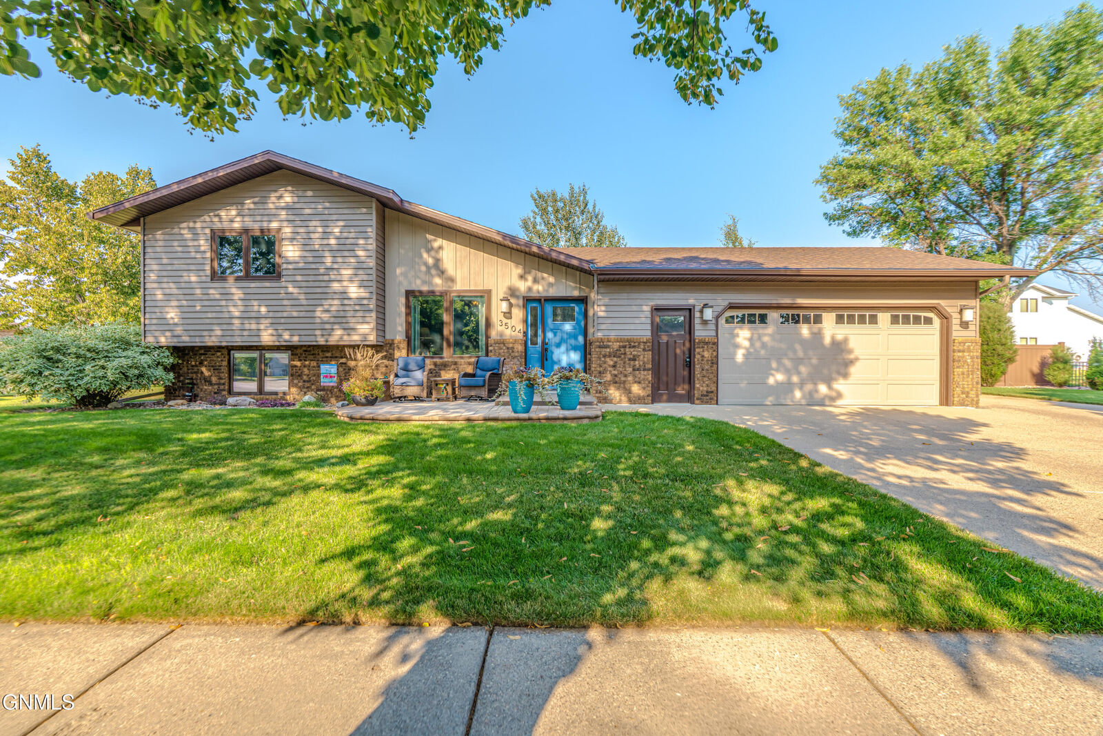 Property Photo:  3504 Overlook Drive  ND 58503 