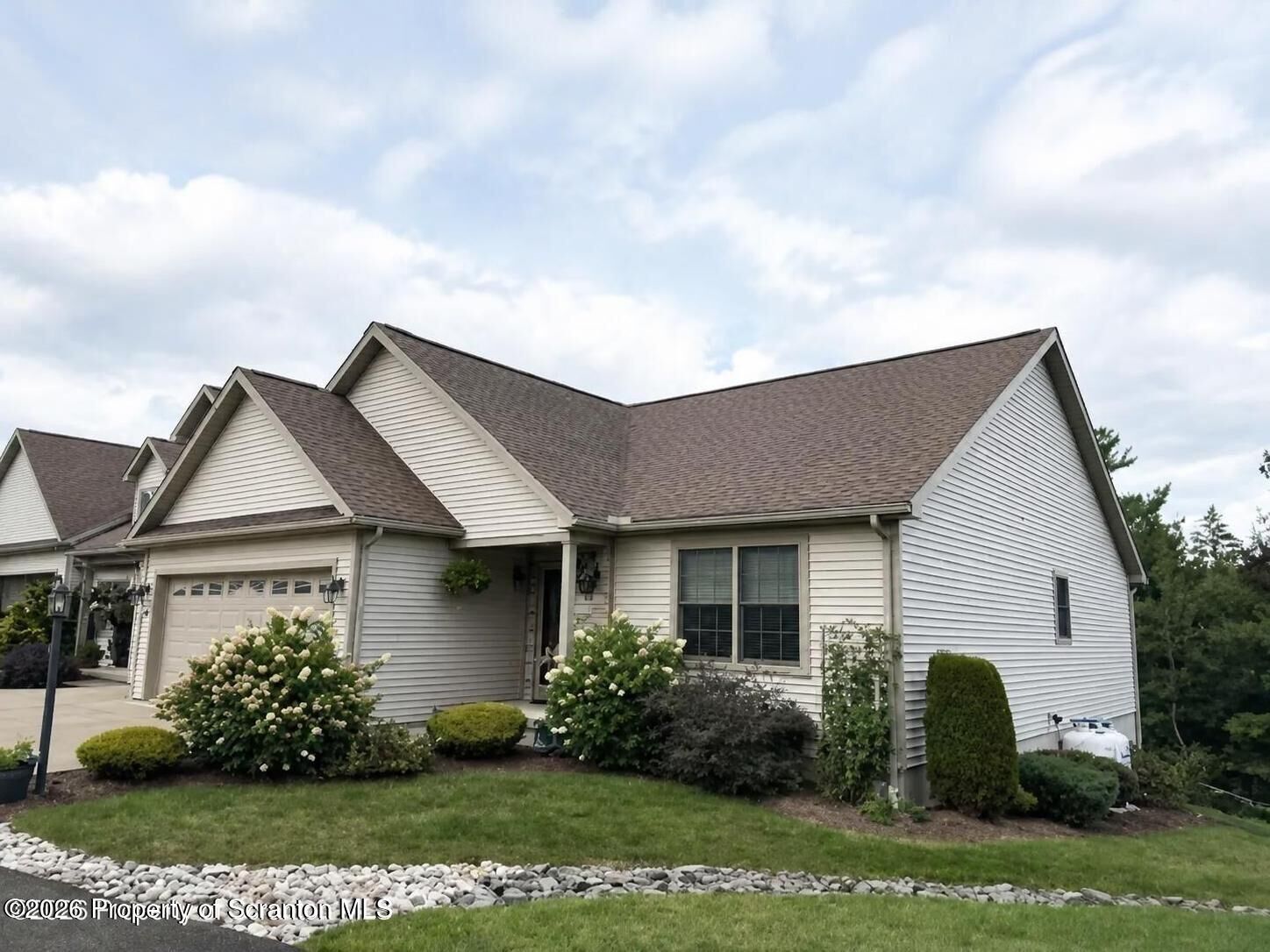 Property Photo:  90 Grandview Drive  PA 18657 