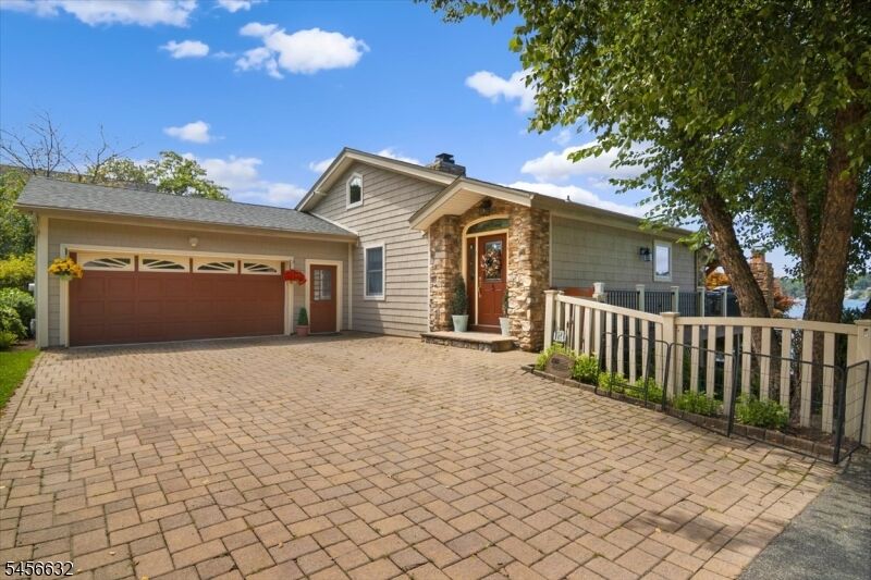 Property Photo:  5 Lee Dr  NJ 07856 