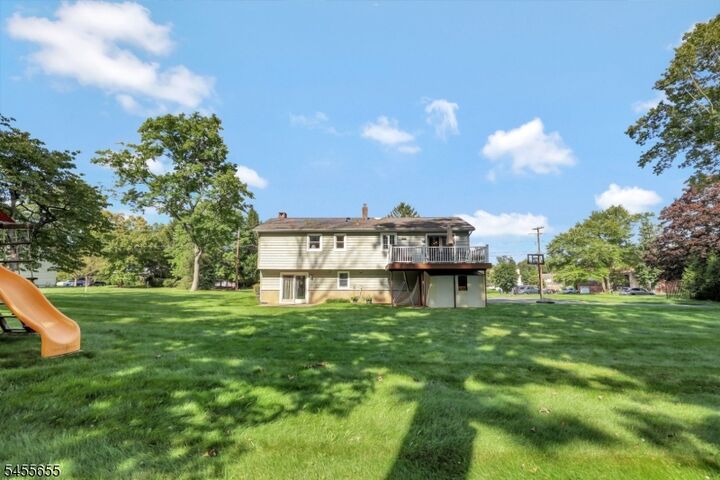 Property Photo:  18 Starlight Rd  NJ 07438 