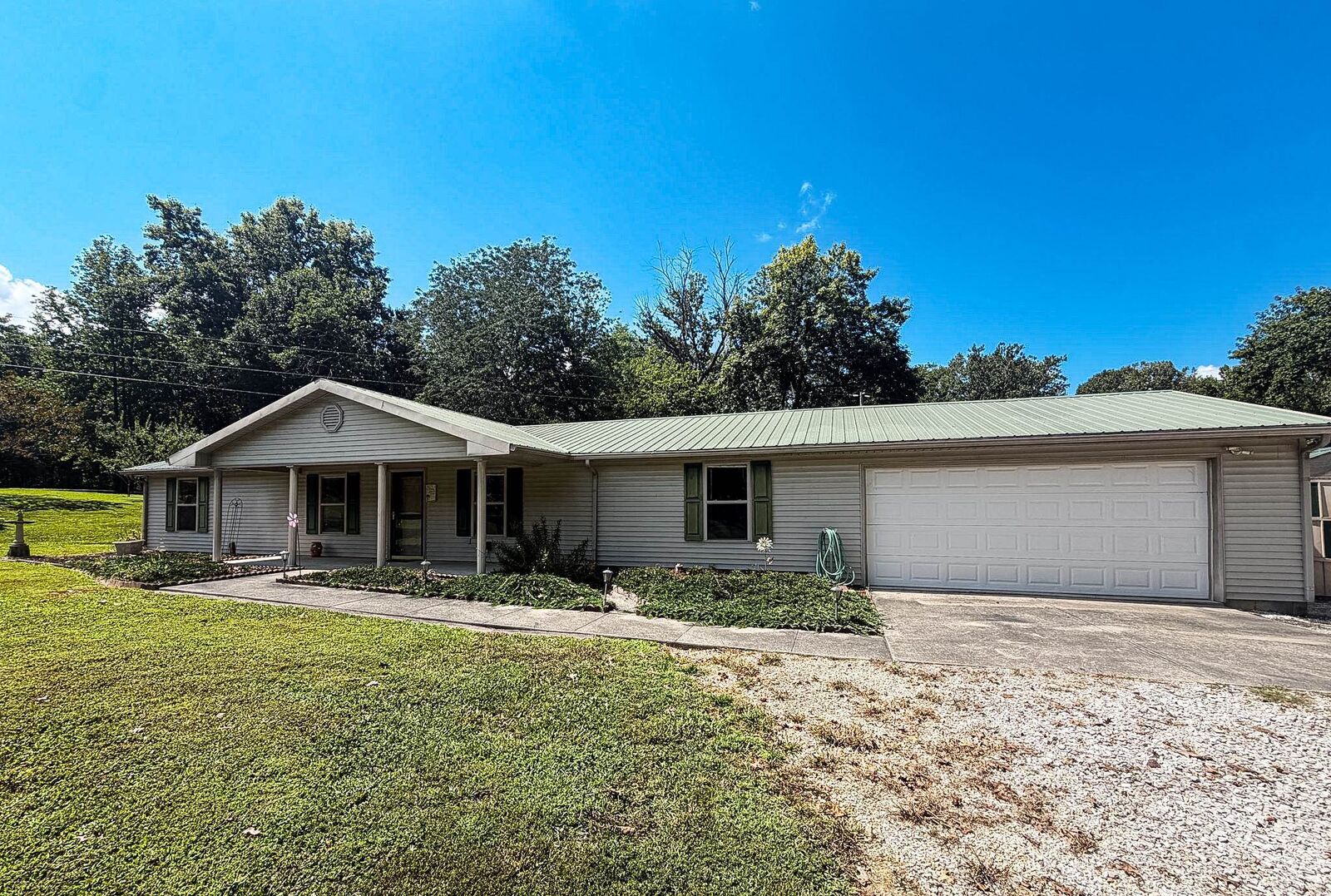 Property Photo: 8900 Martin Martin Rd KY 42420