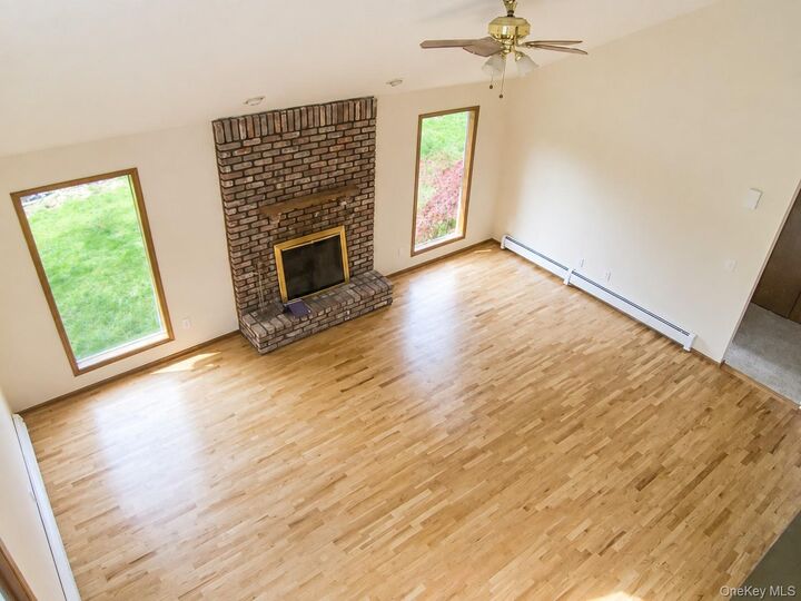 Property Photo:  8 Friend Court  NY 10920 