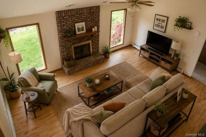 Property Photo:  8 Friend Court  NY 10920 