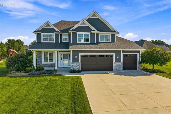 Property Photo: 1815 E Lilac Ln WI 53154