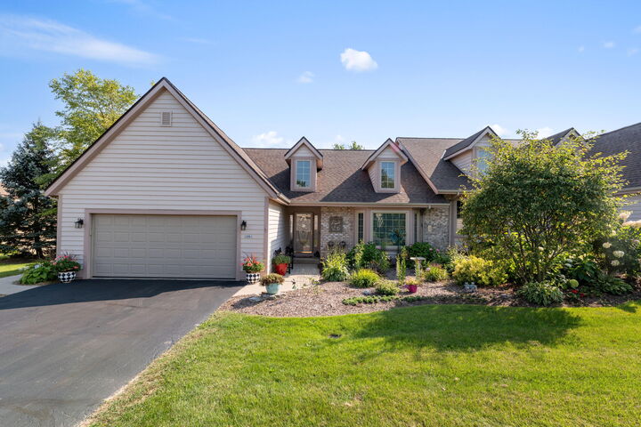 Property Photo:  2081 Upper Ridge Rd  WI 53074 